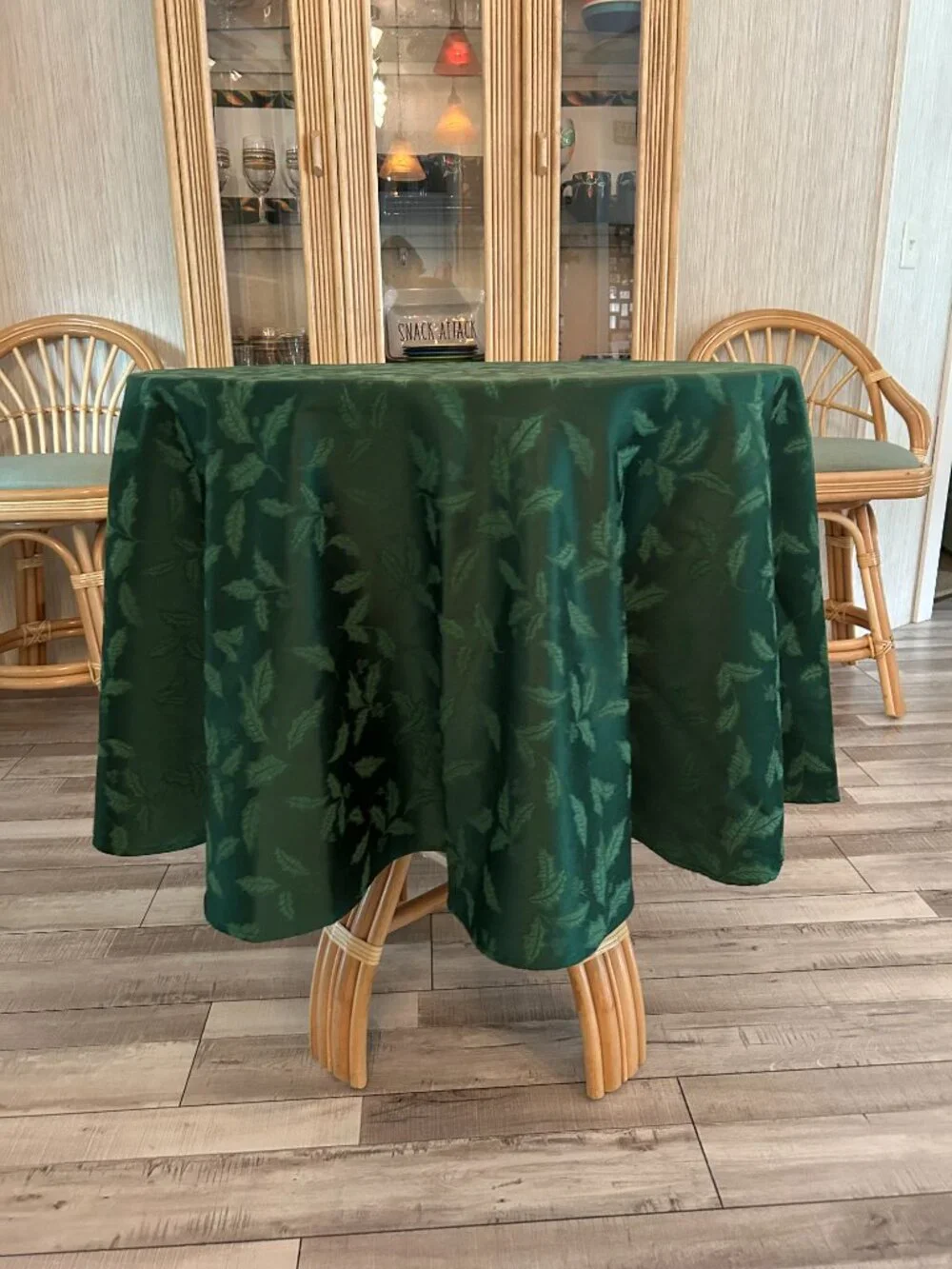 Lenox Emerald Green Holly Damask Tablecloth 70